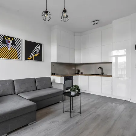 Appartement Rydygiera - For 4p, View, Balcony, Shopping Mall Nearby - By Rentujemy Warschau